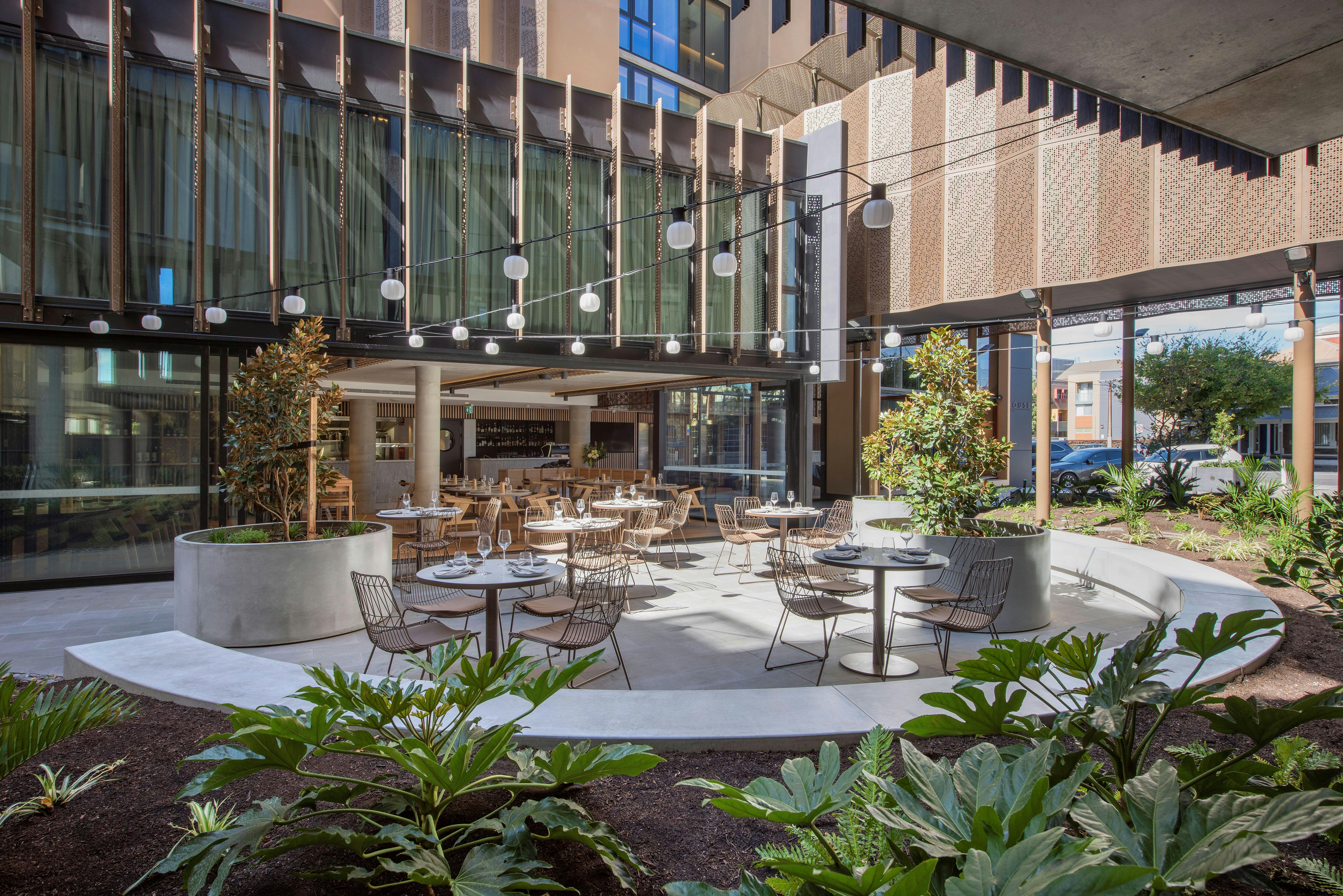 Storehouse - Courtyard Dining