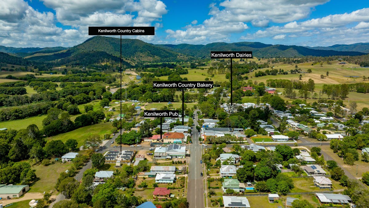 The picture shows Kenilworth Country Cabins location and how close it is to the dairies and bakery