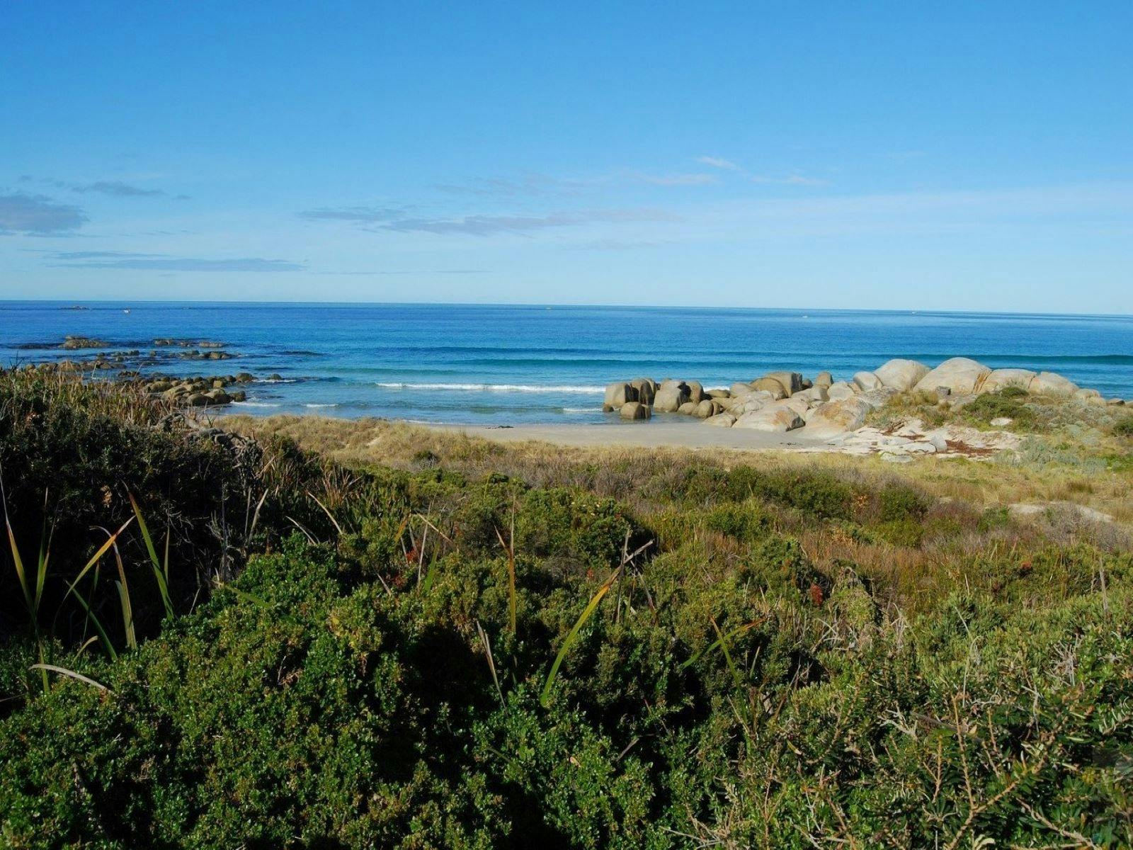 St Helens Point and Beerbarrel Beach Walk