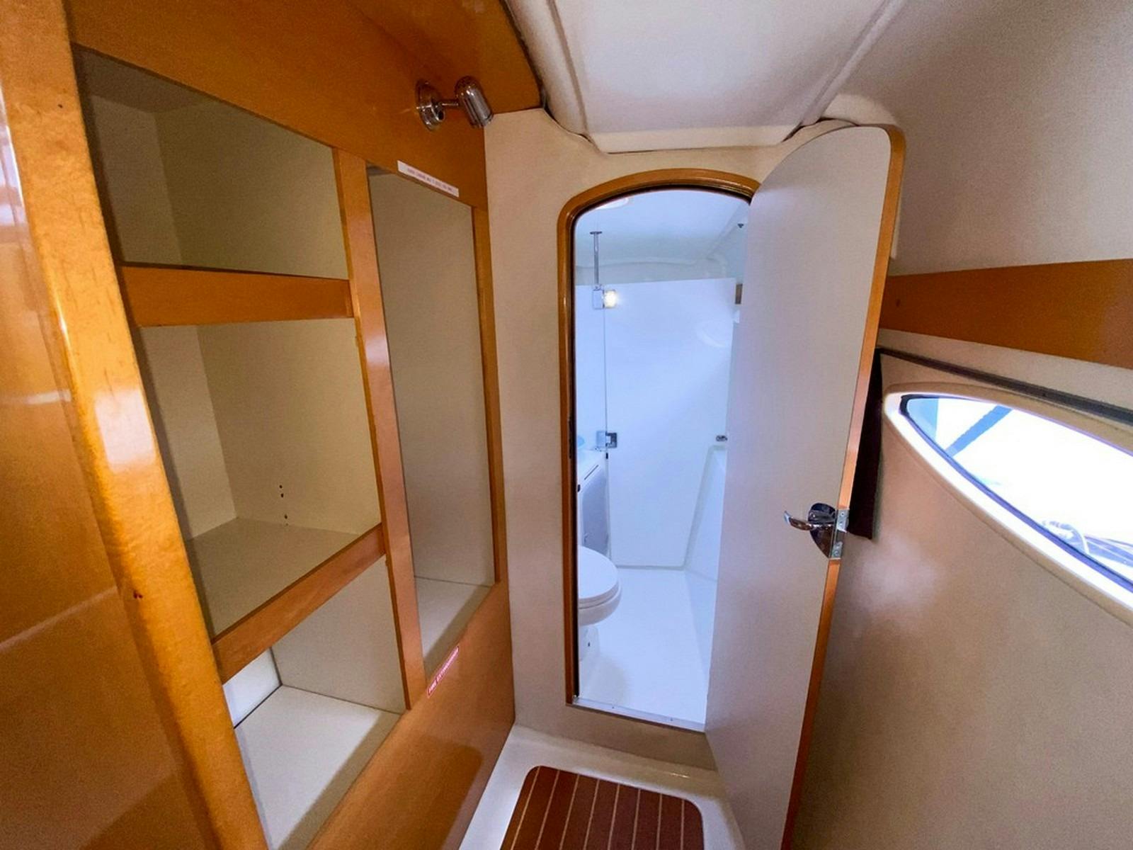 Starboard forward ensuite