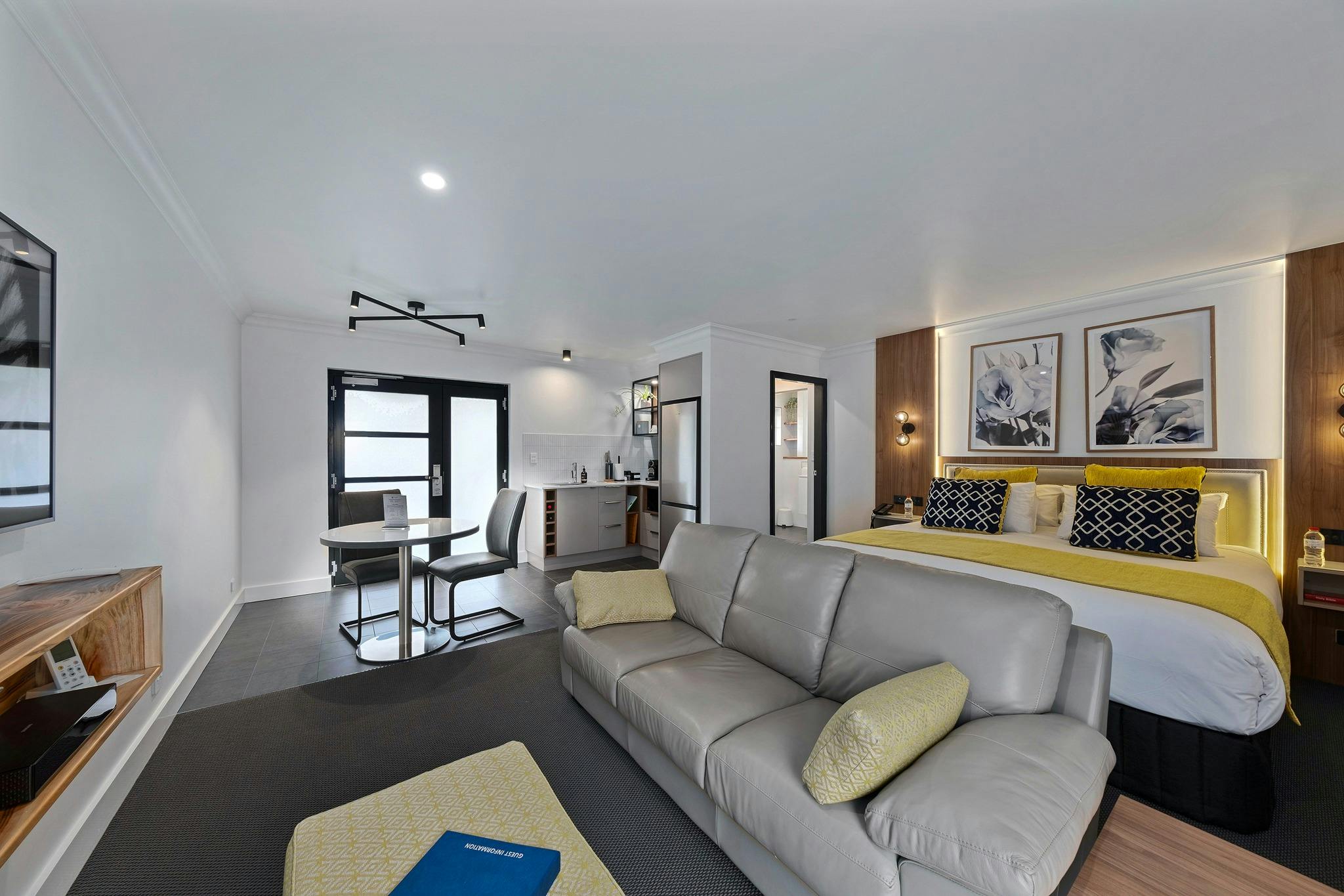 Premium King Studio at Bluegum Dubbo