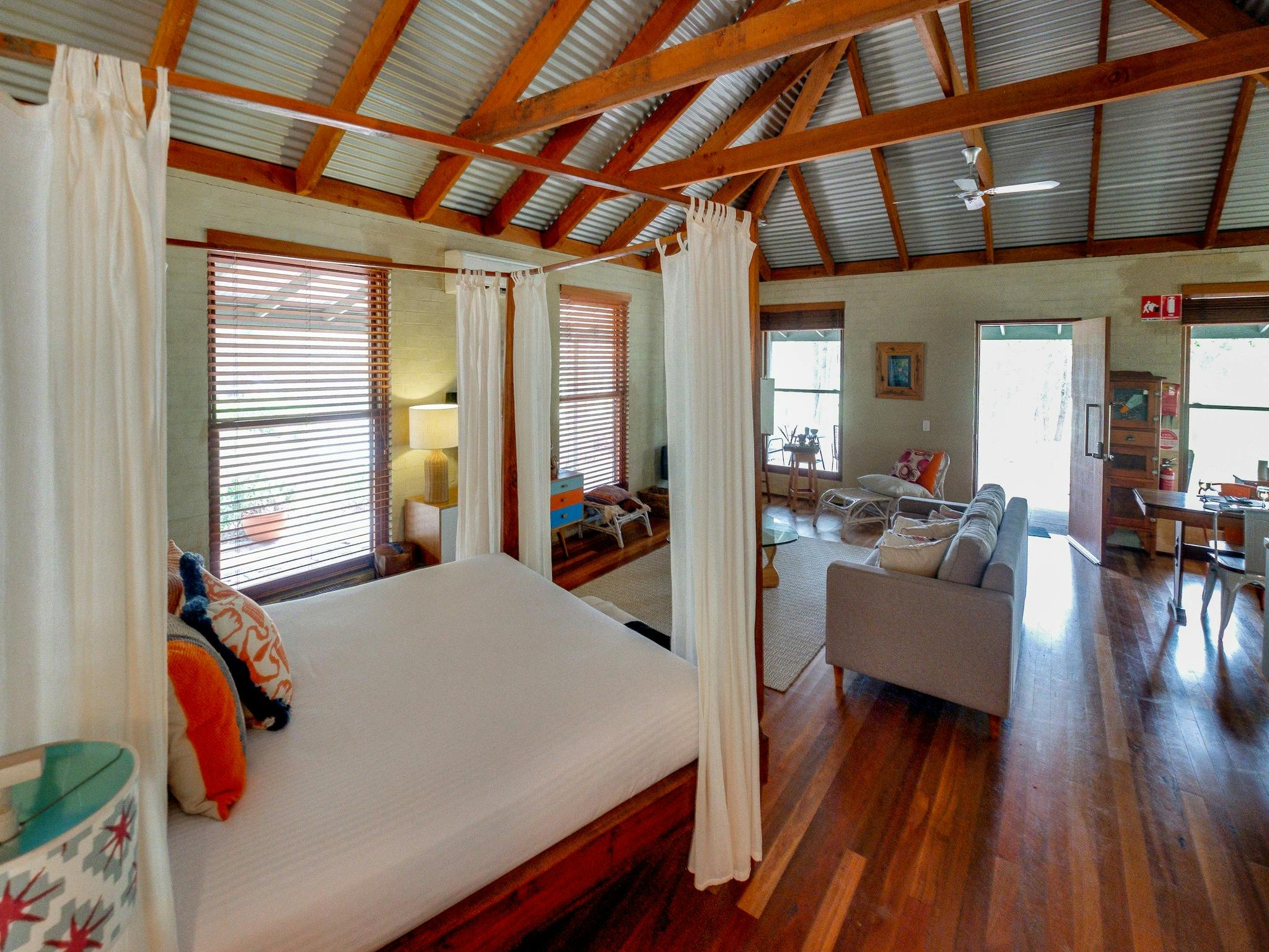 아티스트 스튜디오 - 침대