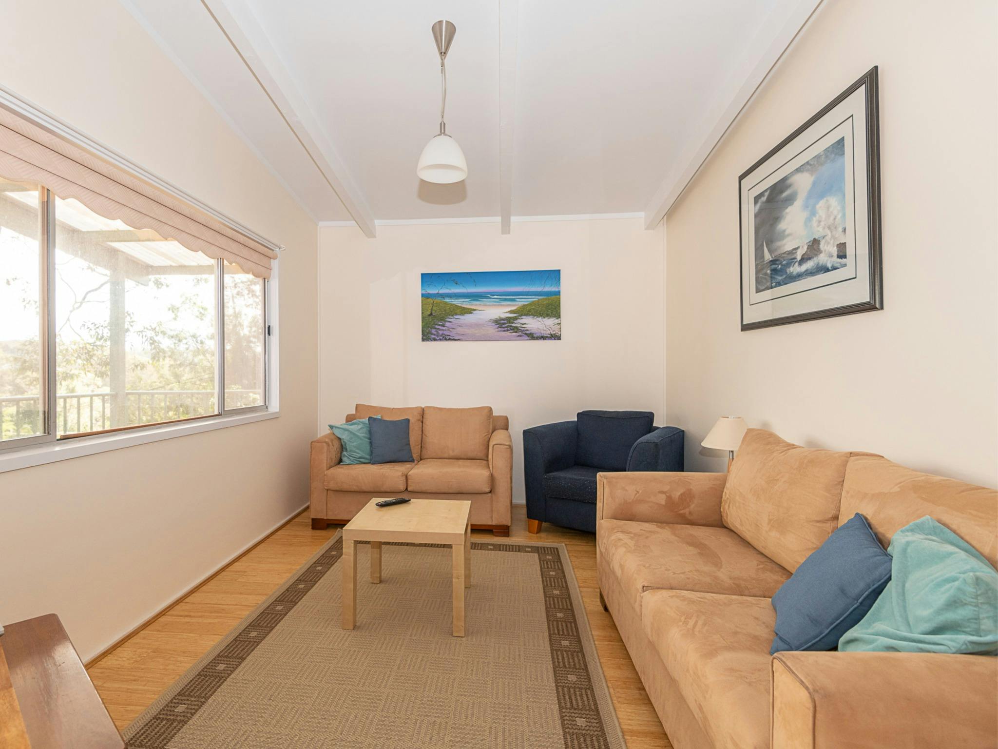 Batehaven Beach House lounge