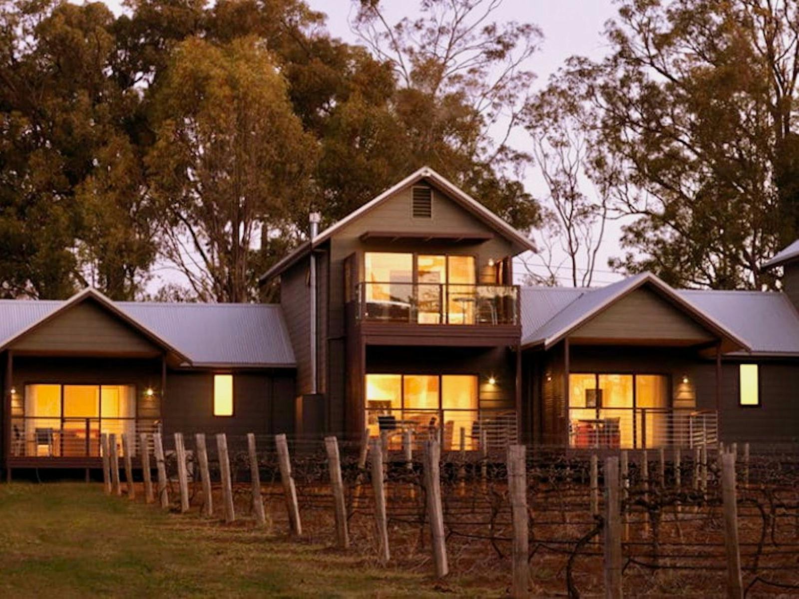 Hunter Valley Food & Wine Weekend - Hermitage Lodge at sunset