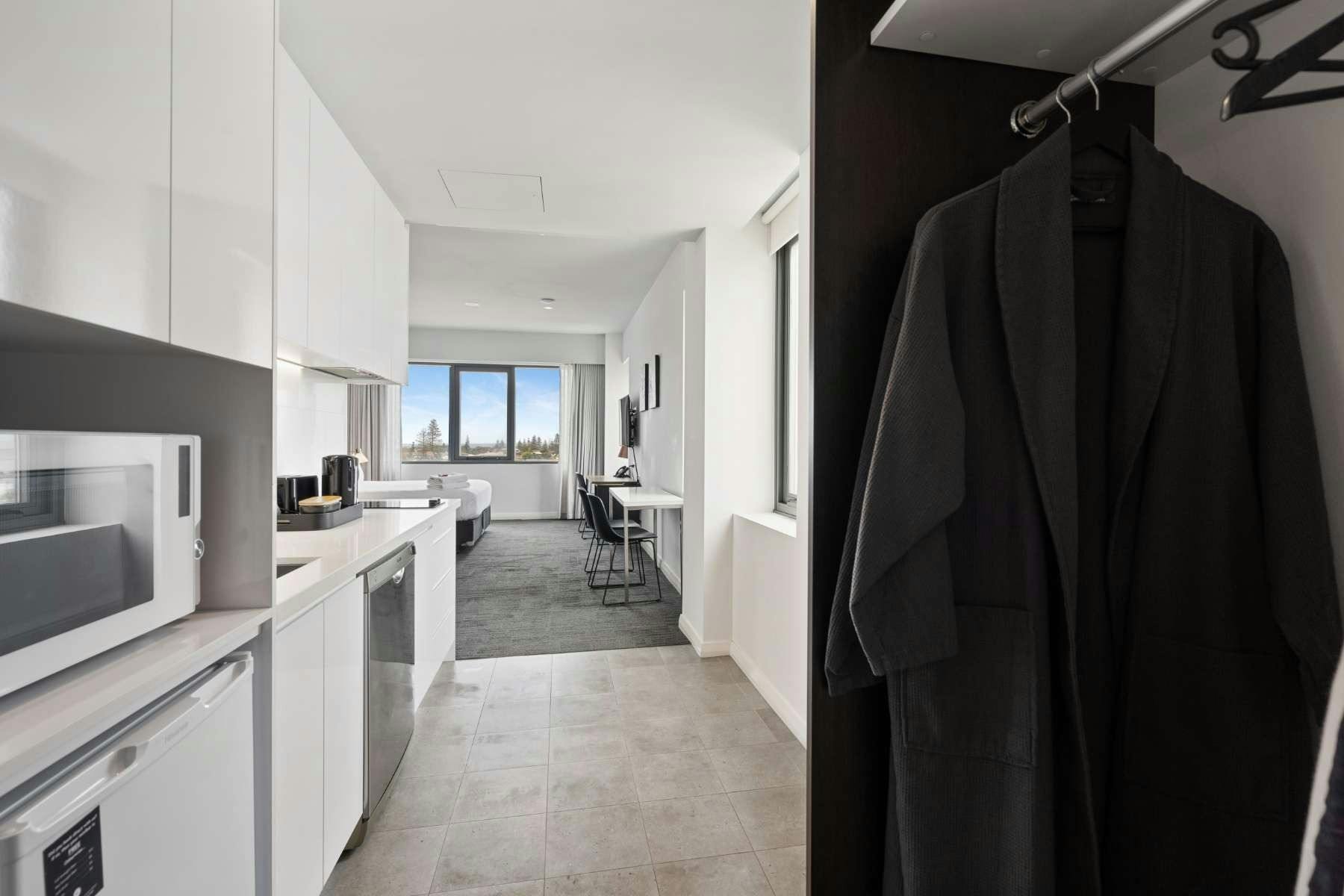 Deluxe King Apartment