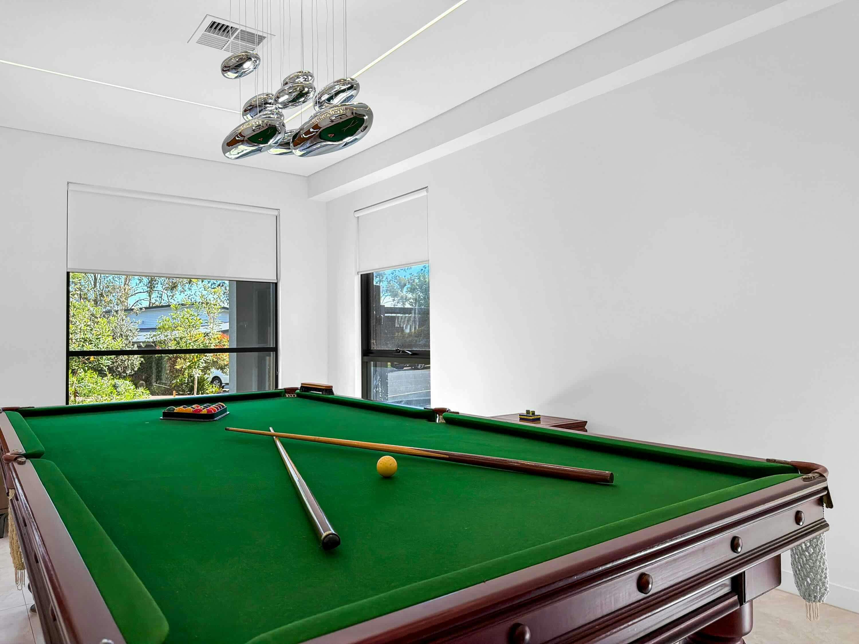 Pool table