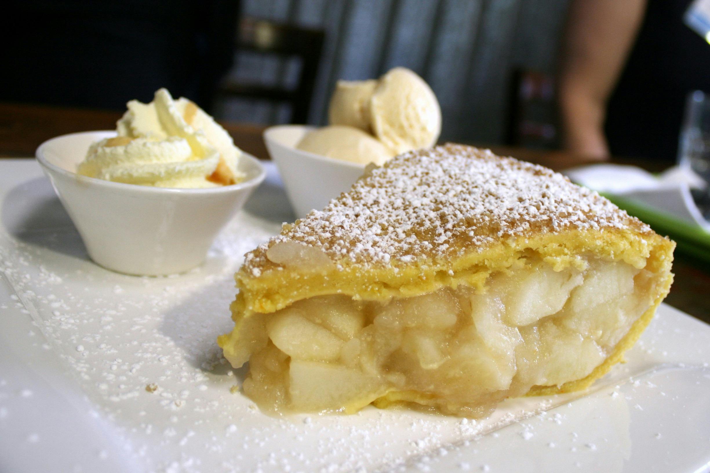 Suttons Apple Pie