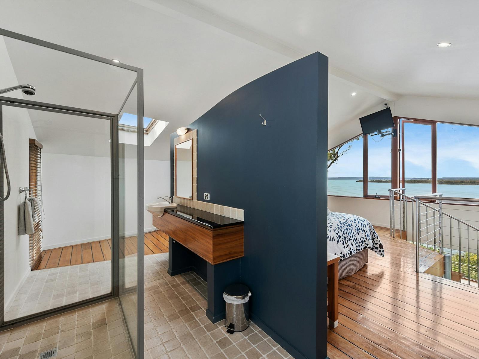Ensuite