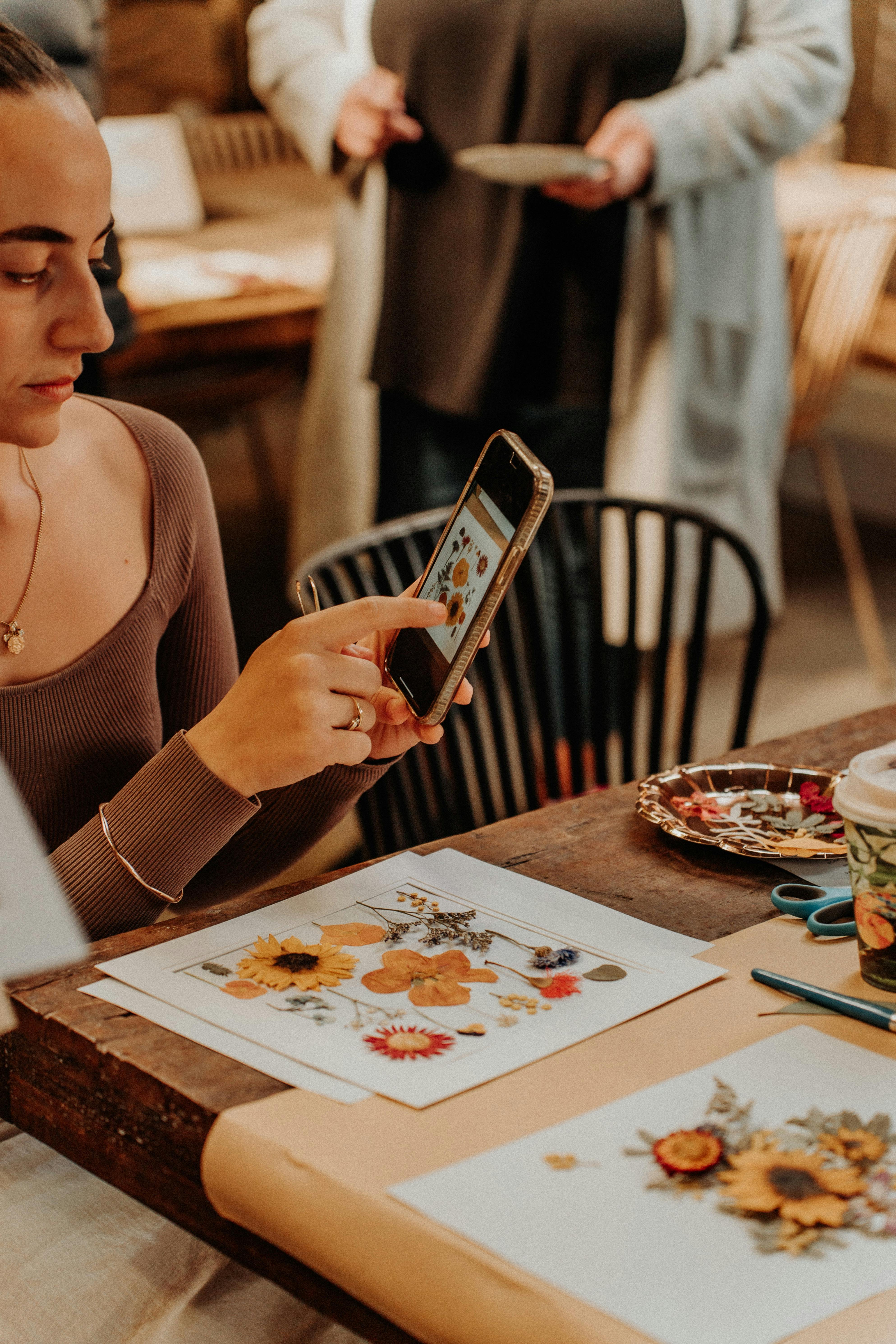 Experience Adelaide Gin.Flight.&Botanical.Art