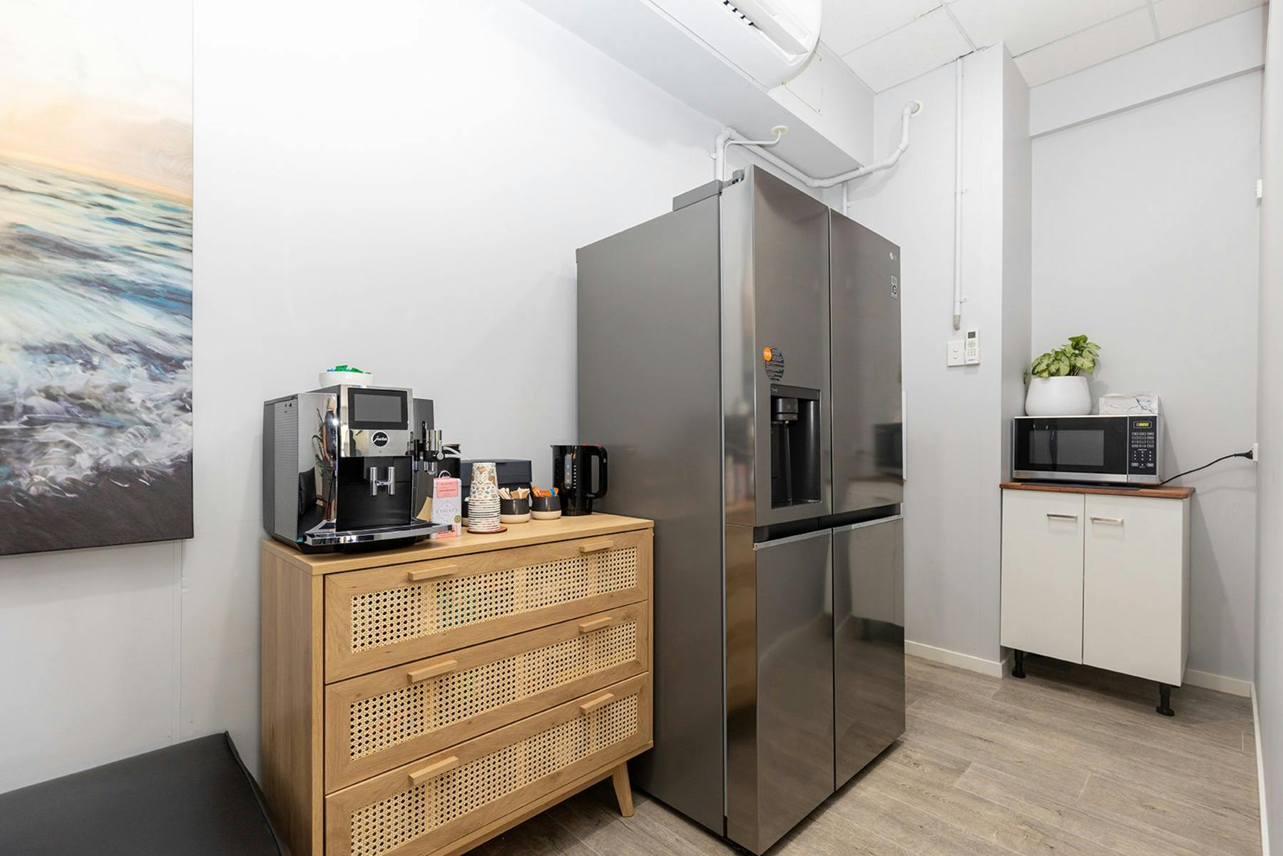 Agnes Cowork