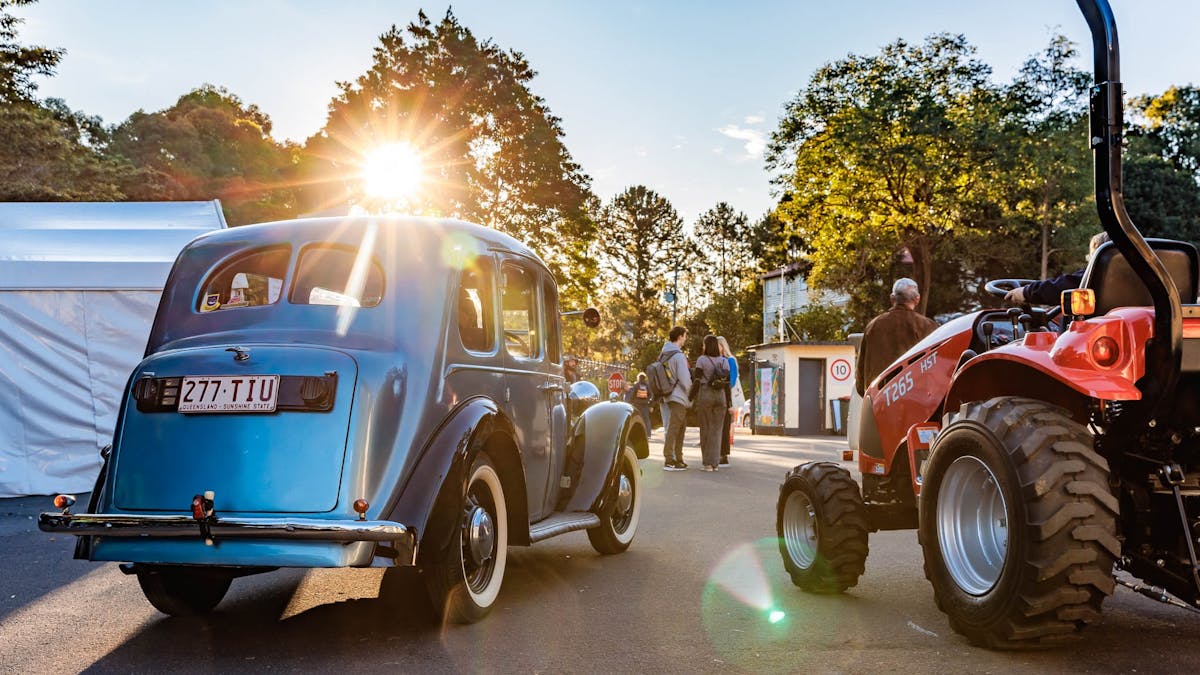 trac tor vs classy vintage
