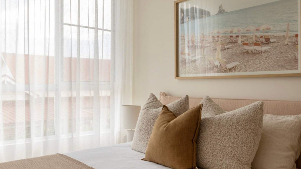 Four bedroom home in Burleigh - Bedroom