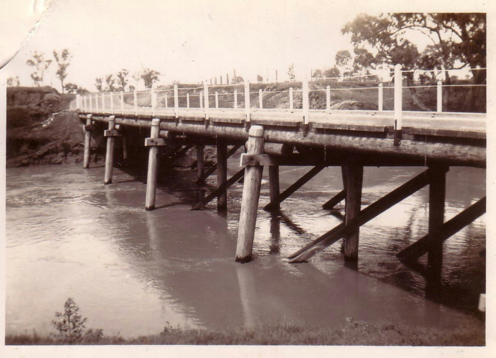 Inglewood Bridge circa 1938