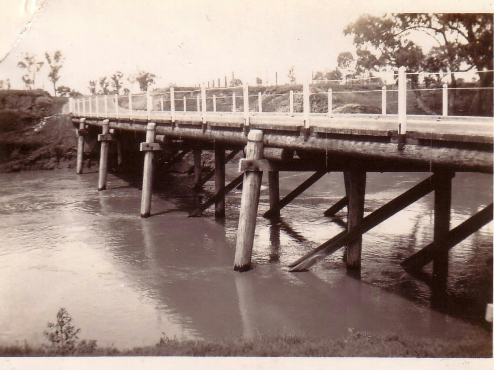 Inglewood Bridge circa 1938 Inglewood Bridge circa 1938