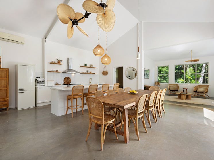 Casa Nomad - Byron Bay - Open-plan Kitchen and Dining