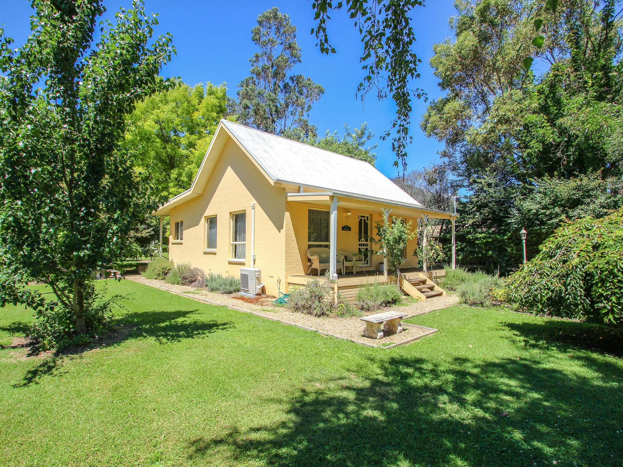 Cosy cottages in tranquil surrounds