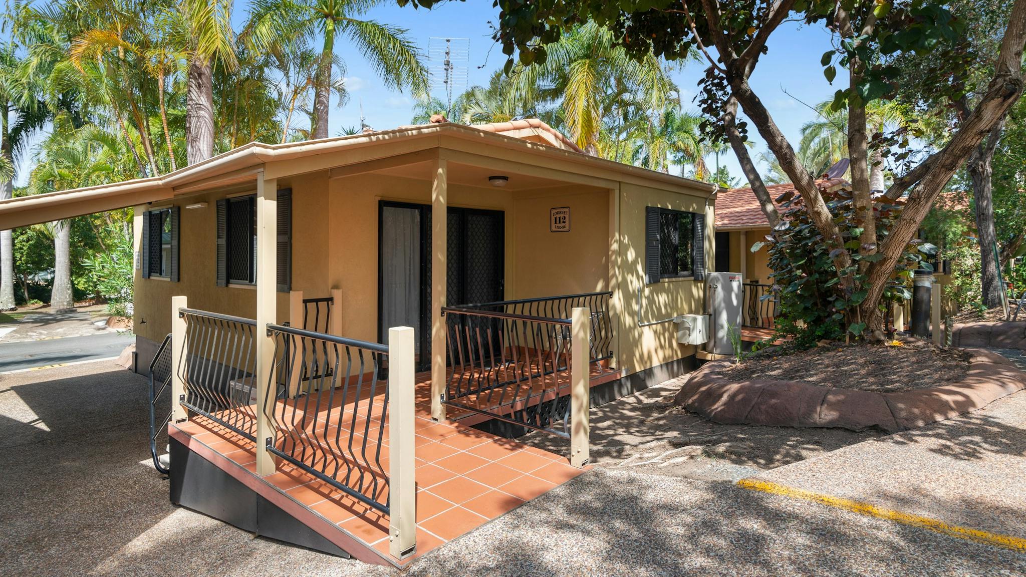Lorikeet Lodge at Ashmore Palms Holiday Village on the Gold Coast Lorikeet Lodge at Ashmore Palms Holiday Village on the Gold Coast