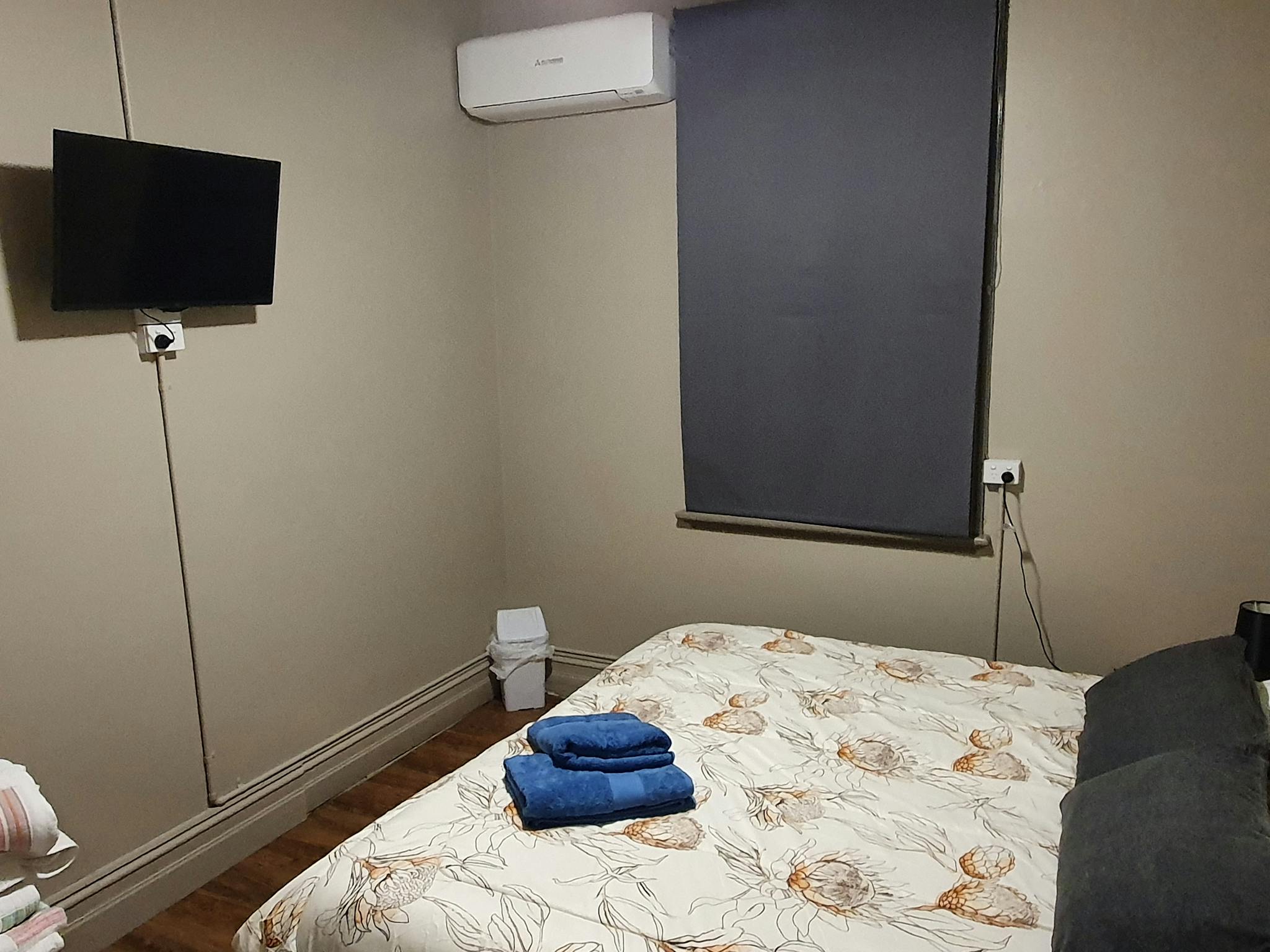 Accommodation room with double bed
