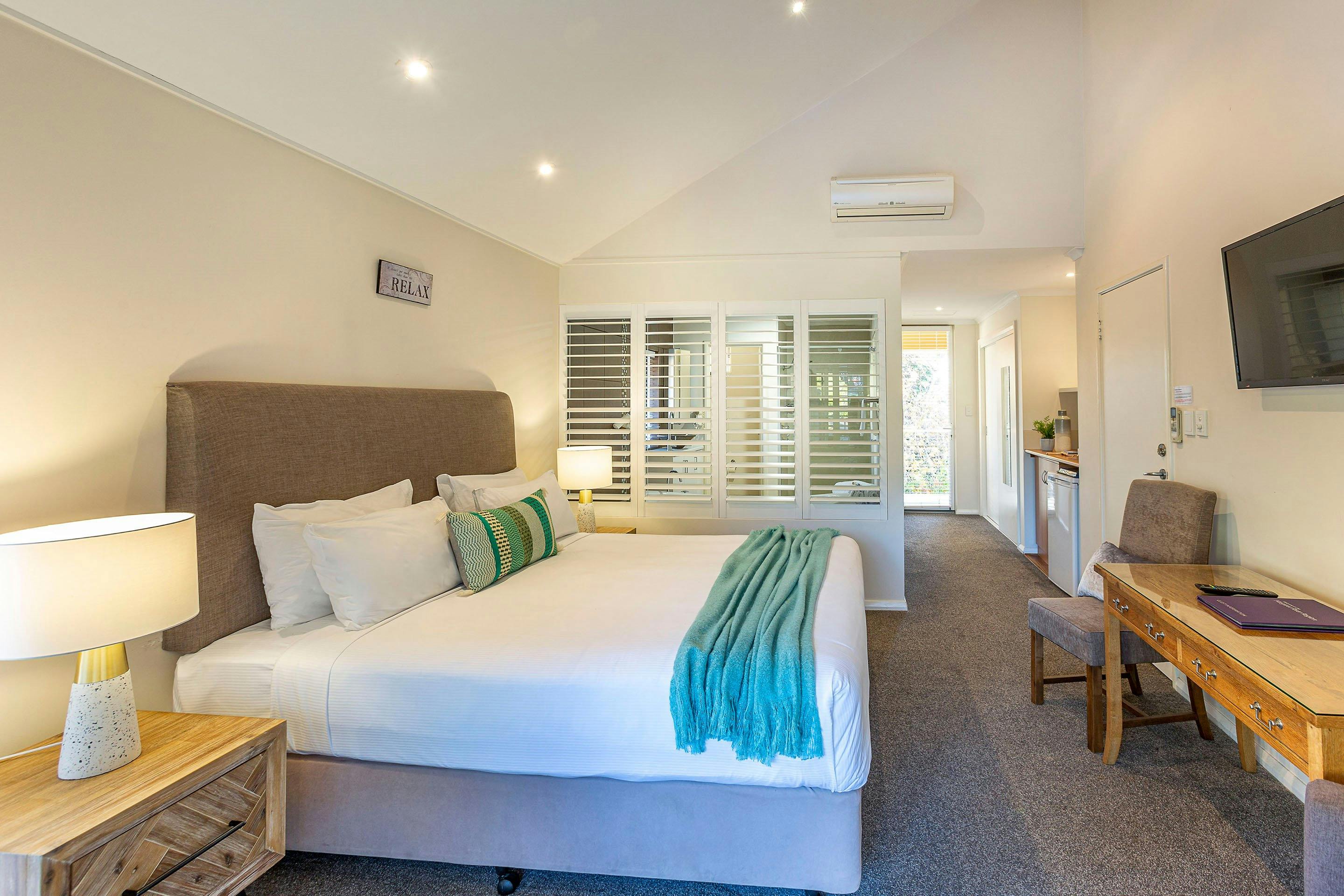 Balcony King Spa Room