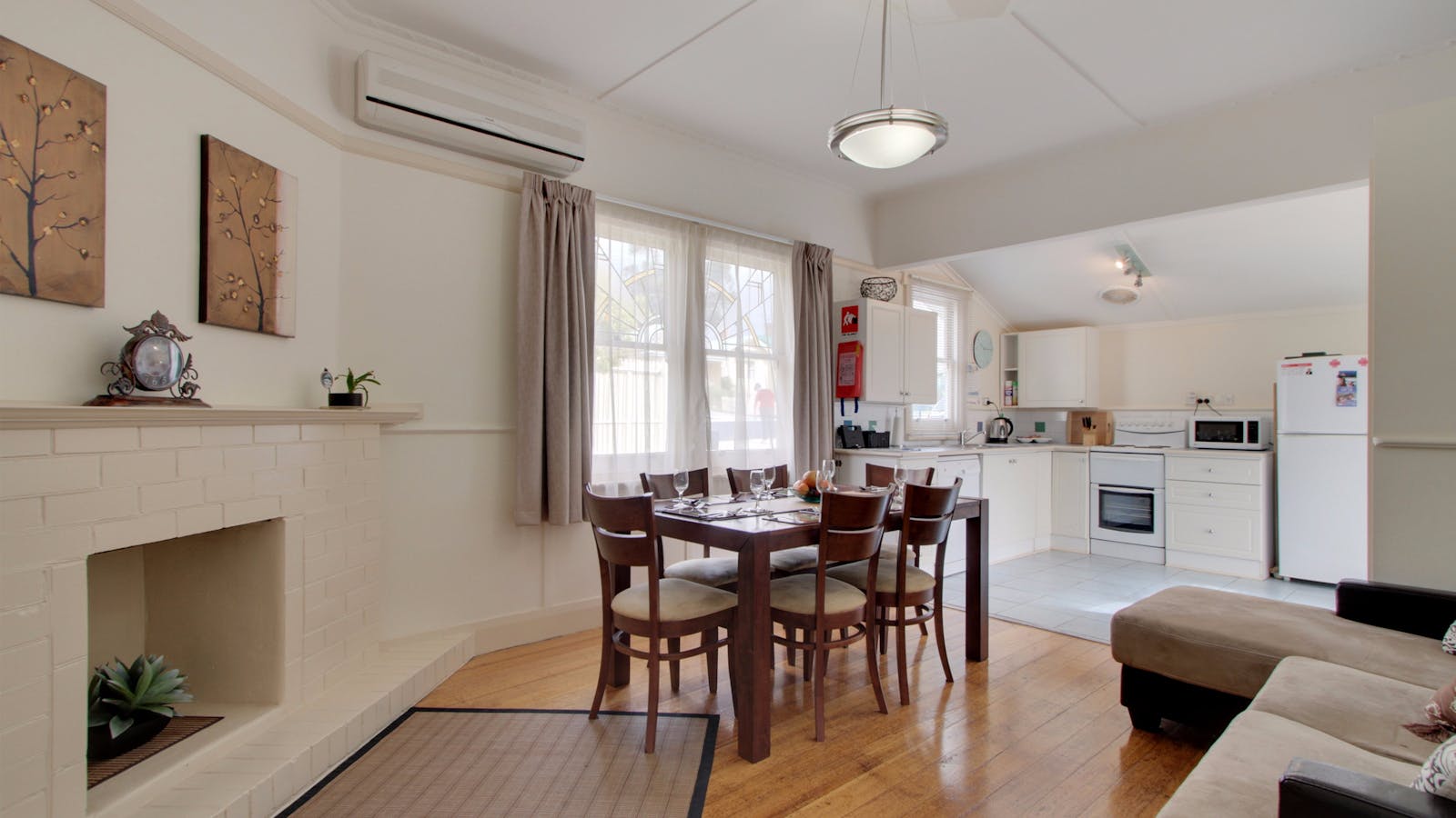 Kitchen/Family dining room