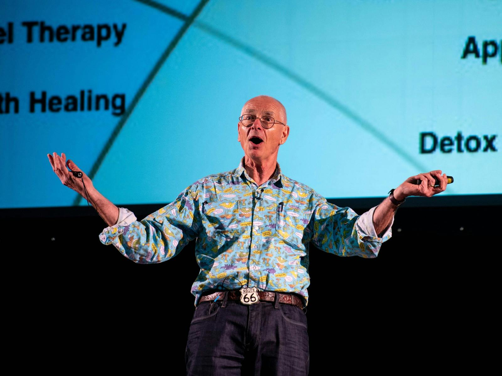 An image of Dr Karl on stage