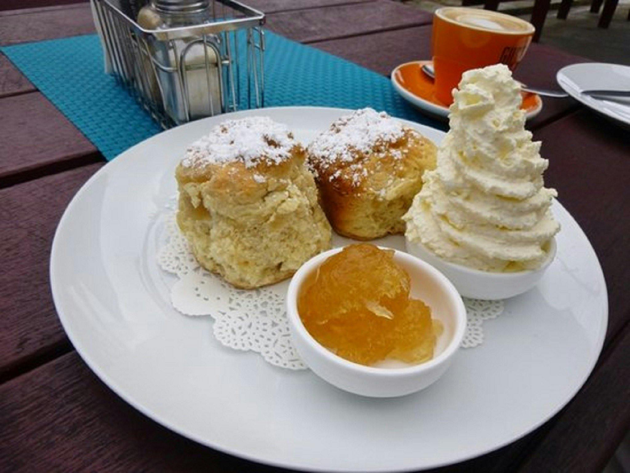 Mogo Bakery Cafe