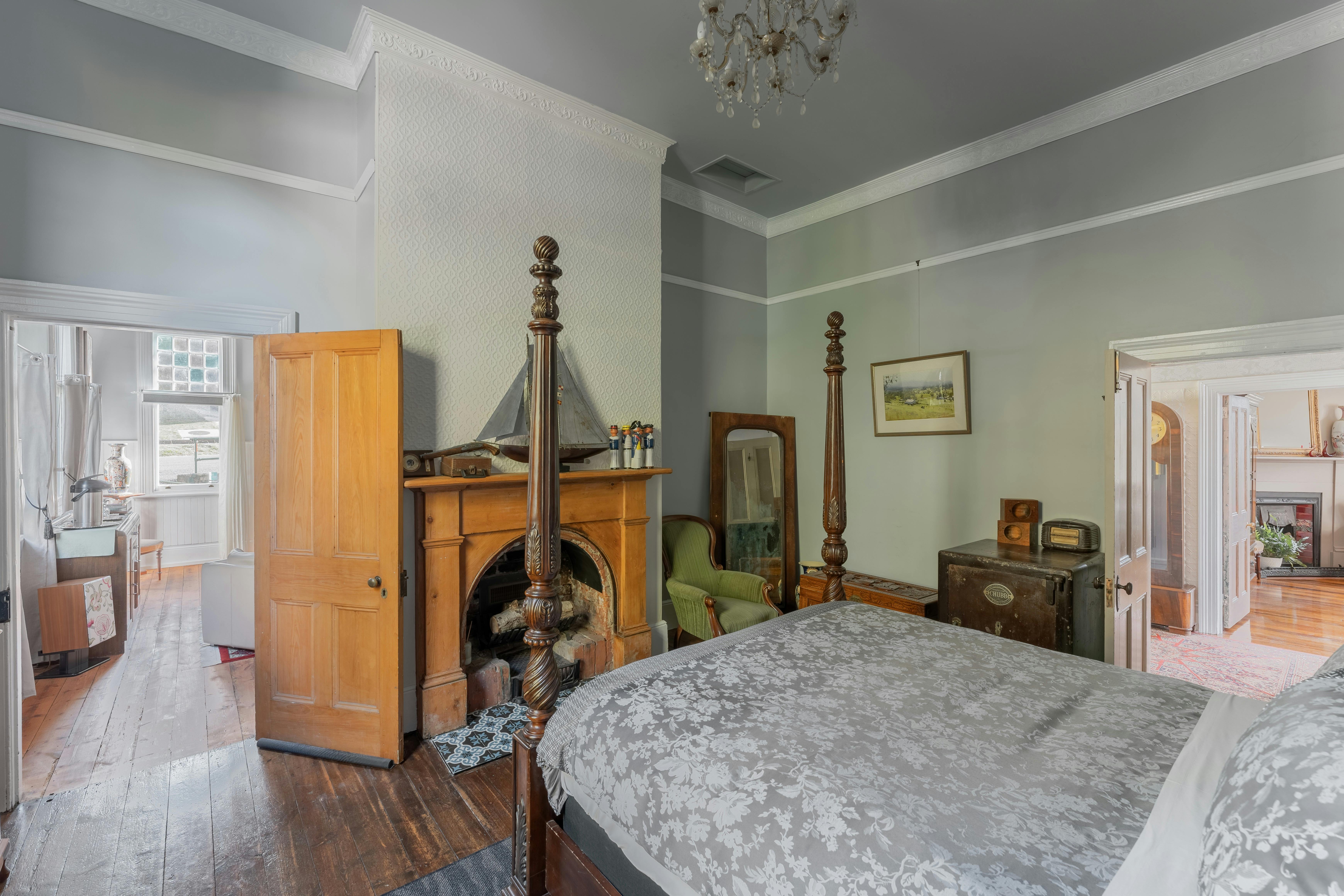 Bedroom -one of two bedrooms with Q