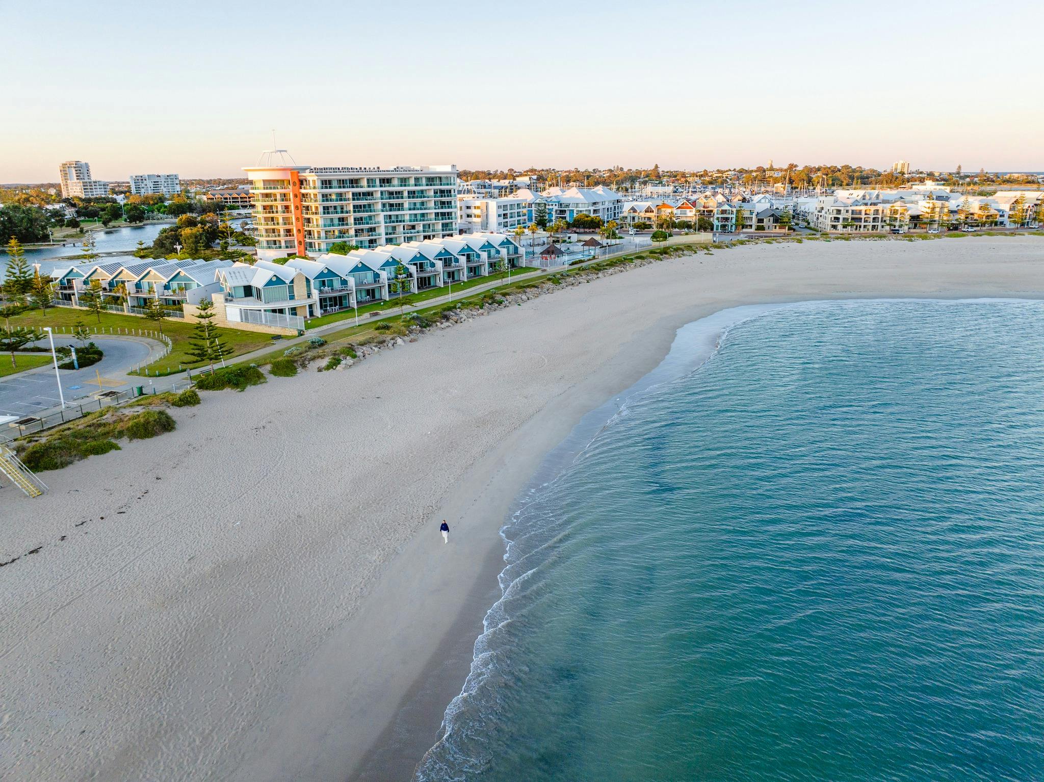 Seashells Resort Mandurah and Town Beach