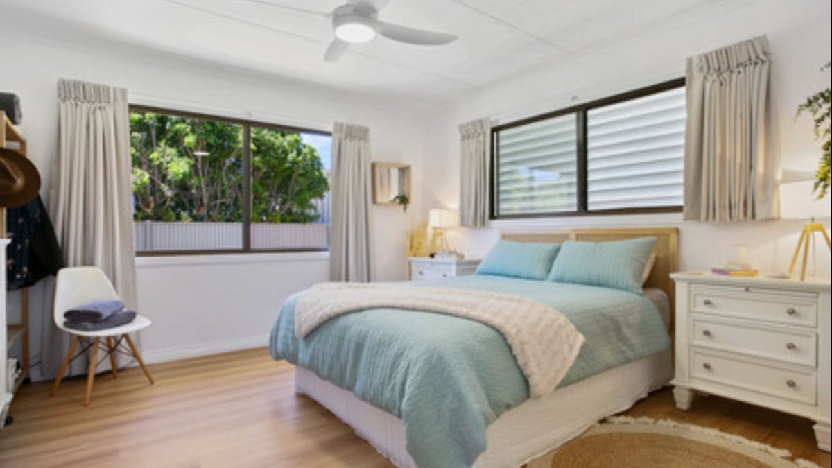 Main Bedroom - Queen Bed
