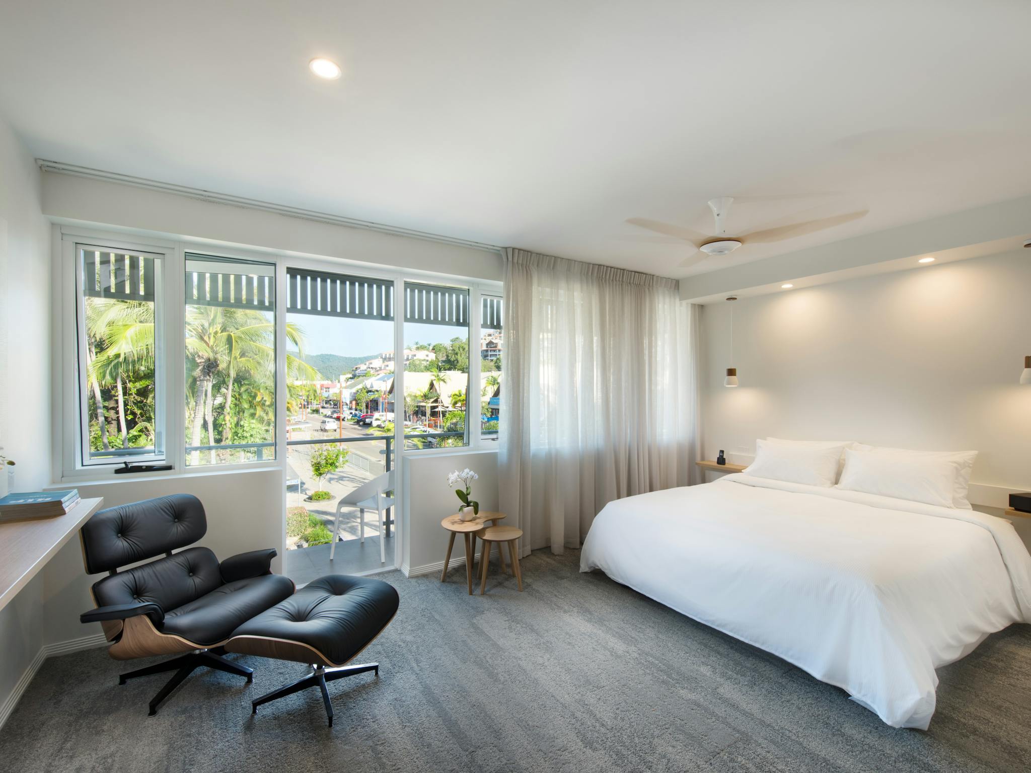 Heart Hotel and Gallery Whitsundays King Heart Hotel and Gallery Whitsundays King