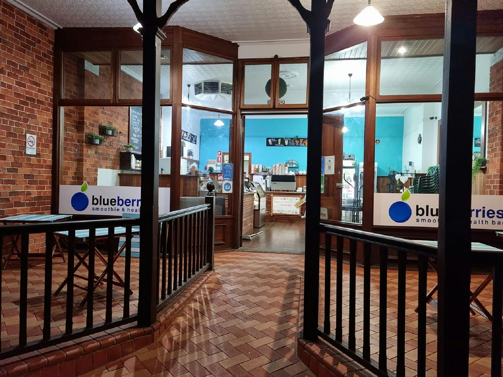 蓝莓冰沙和健康棒