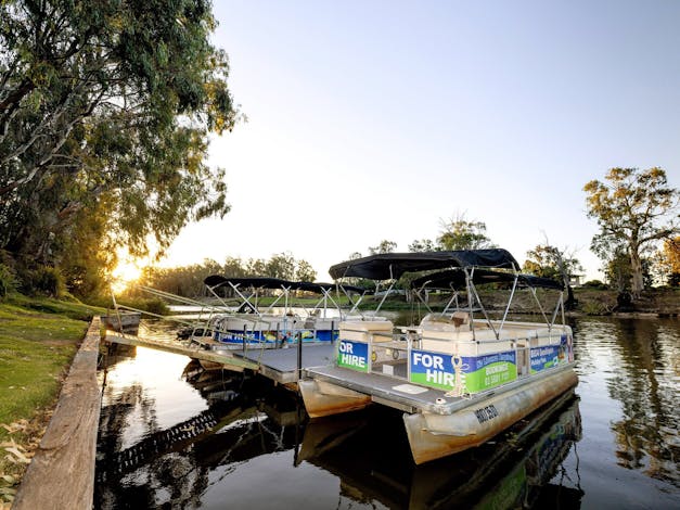 BIG4 Deniliquin Holiday Park Pontoon Boats