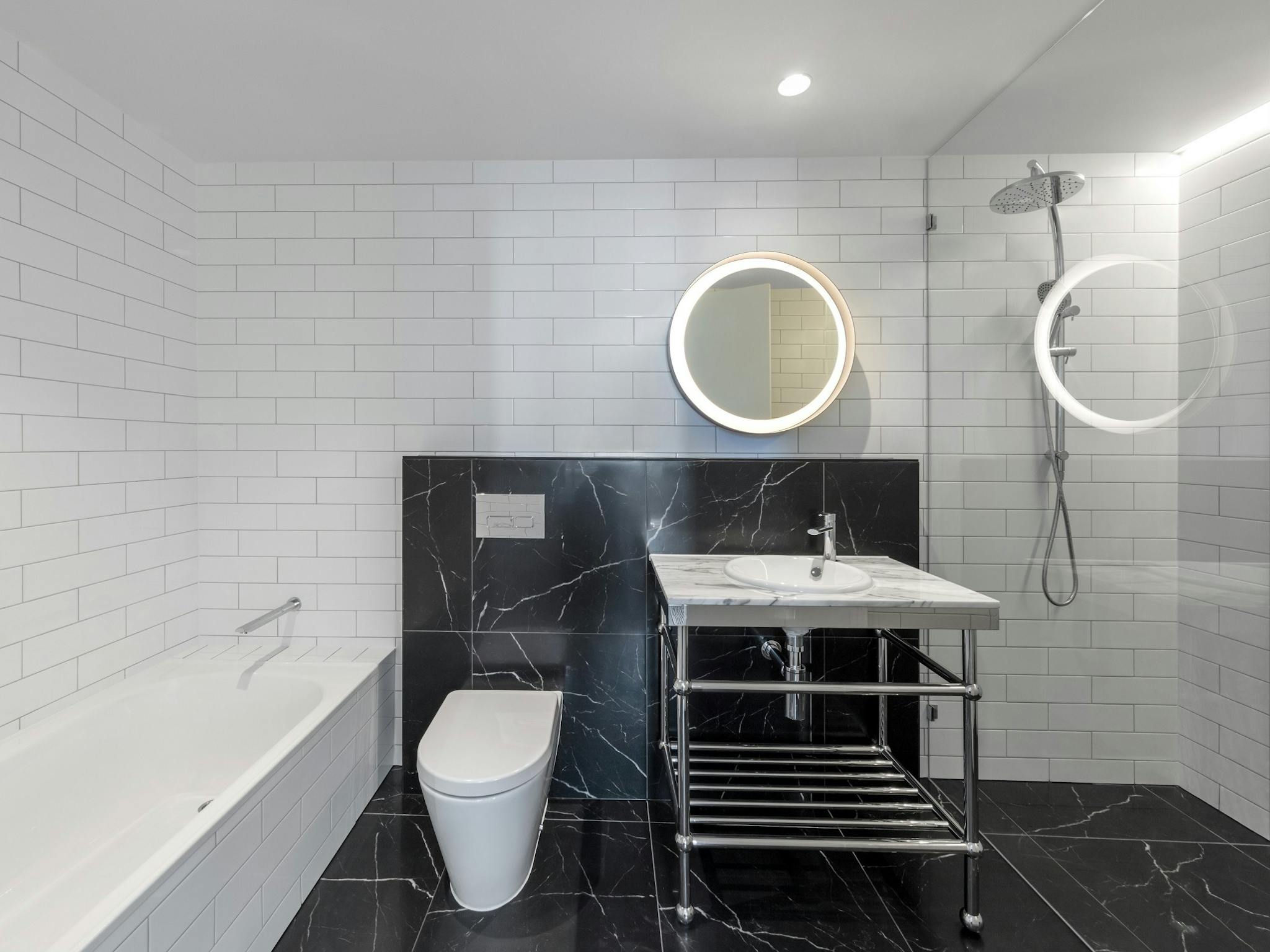 Premier 1 bedroom apartment with balcony and river view Premier 1 bedroom apartment with balcony and river view