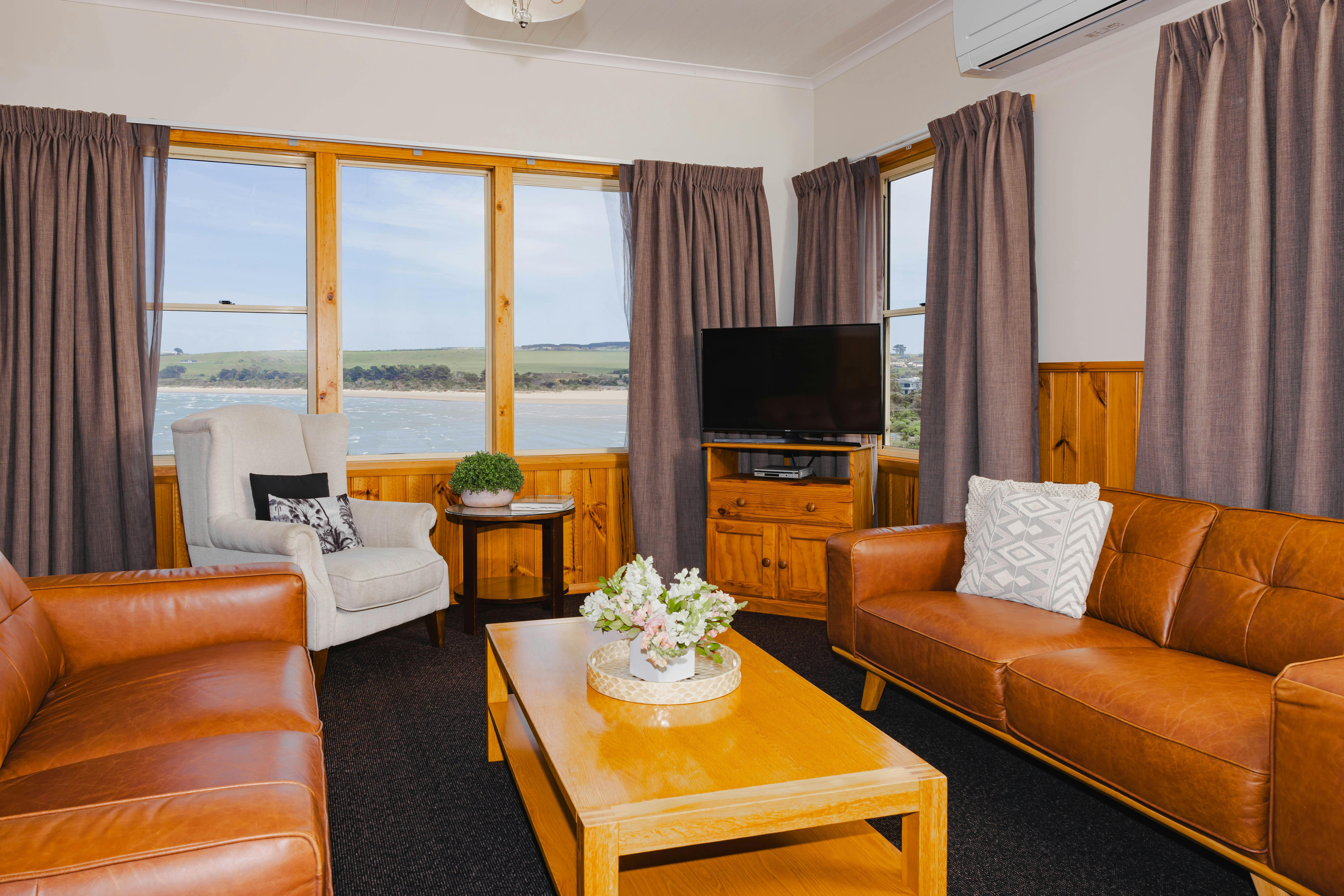 Best view in Stanley from kitchen, dining and lounge areas