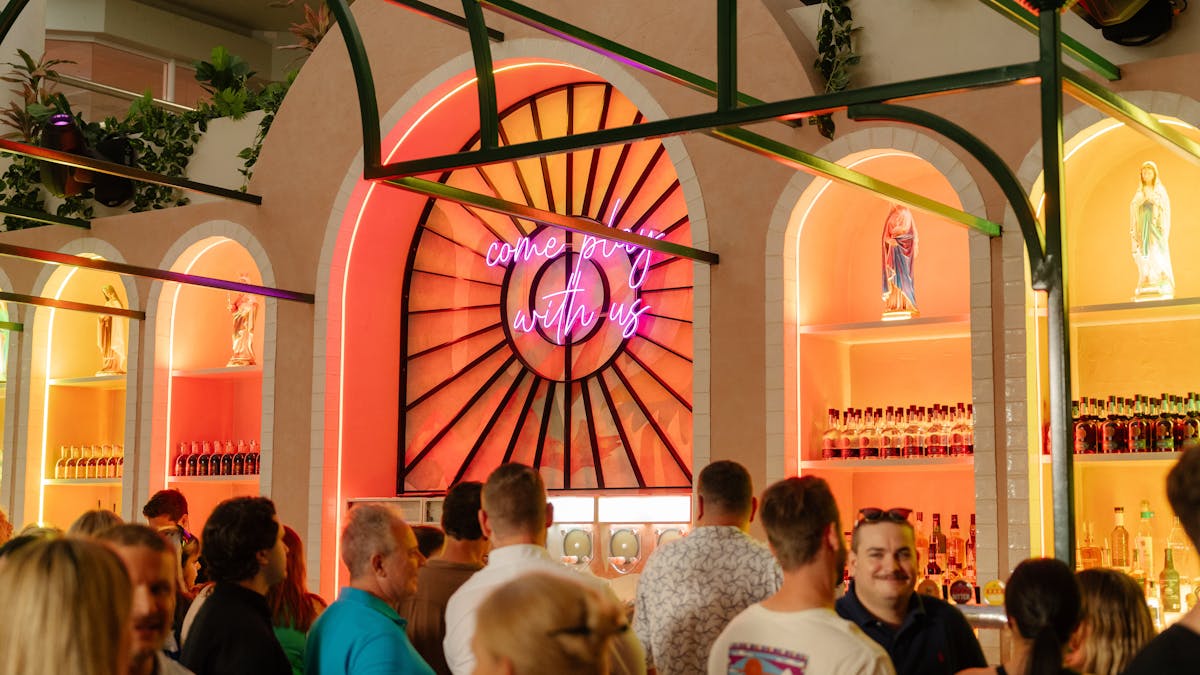 Main bar