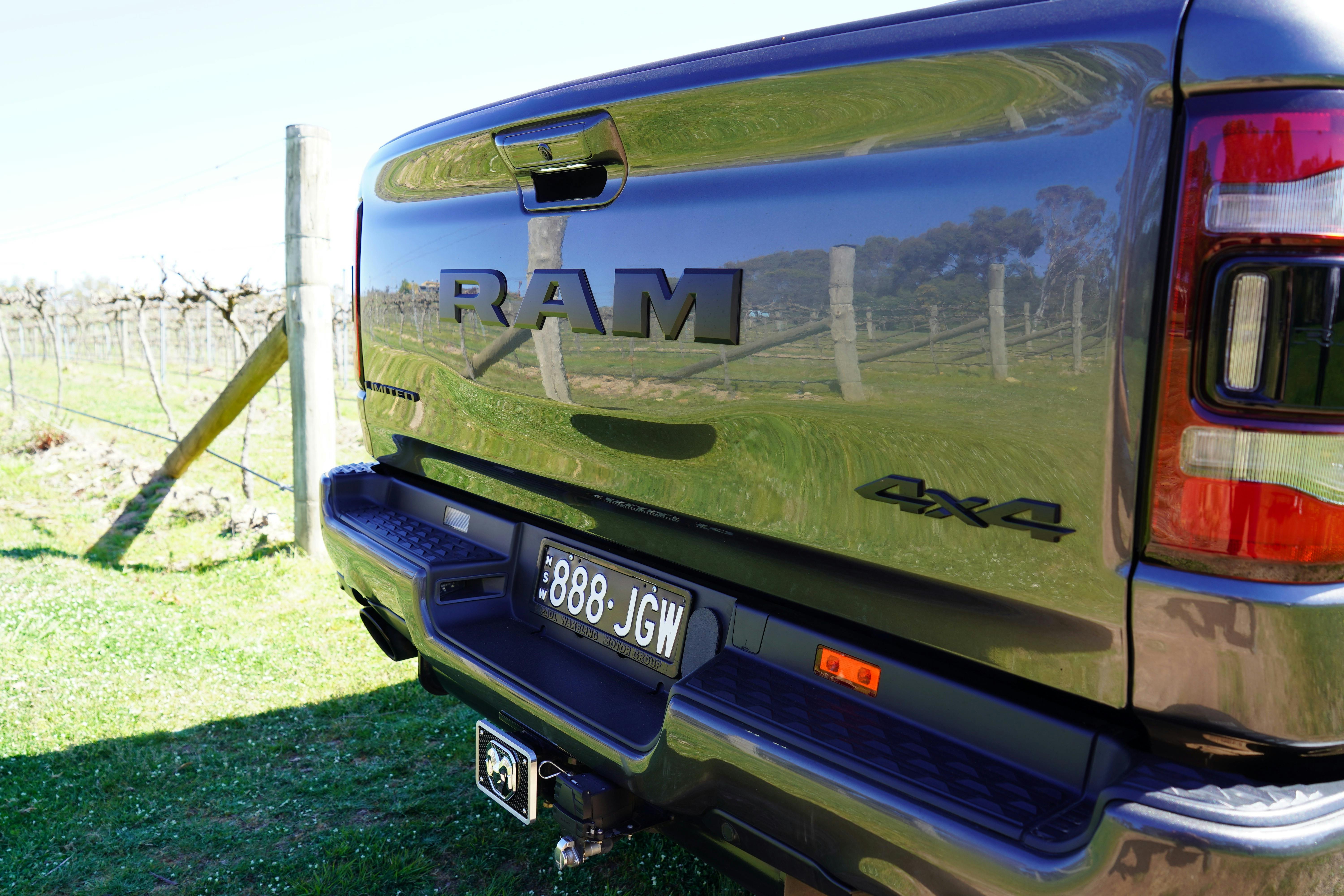 Canberra Vinyard Canberra Sightseeing and Winery Tour Canberra Sights and Wineries Tour