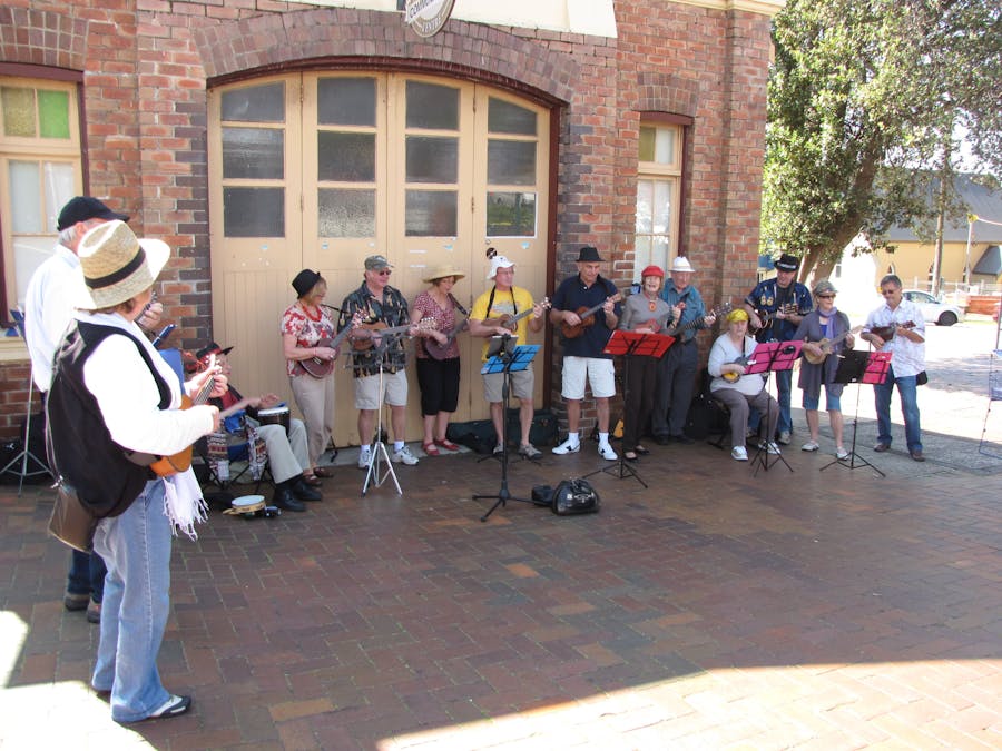 Buskers