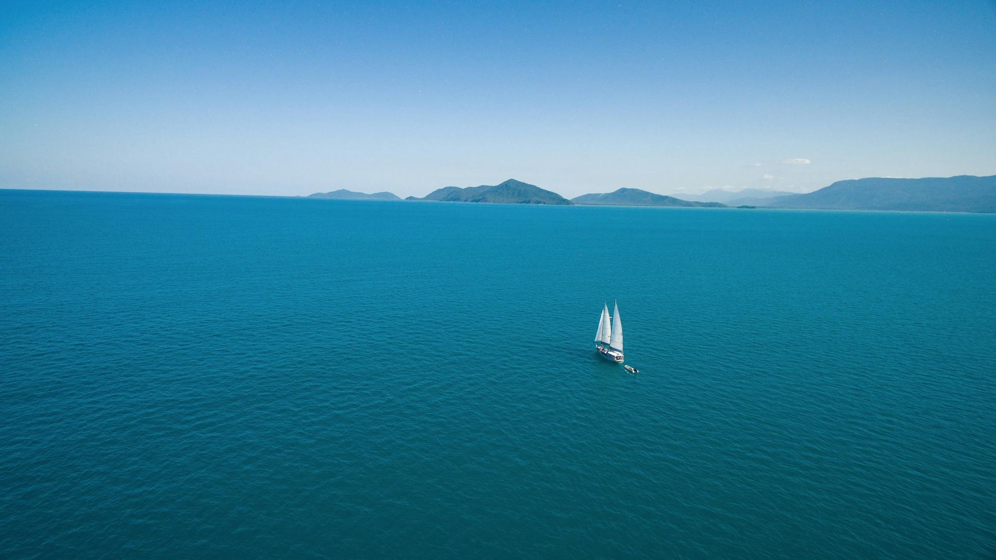 Ocean Free Sails to Green island & GBR Ocean Free Sails to Green island & GBR