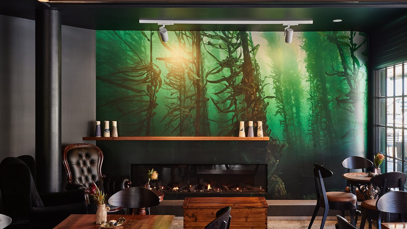 Kelp Bar interior
