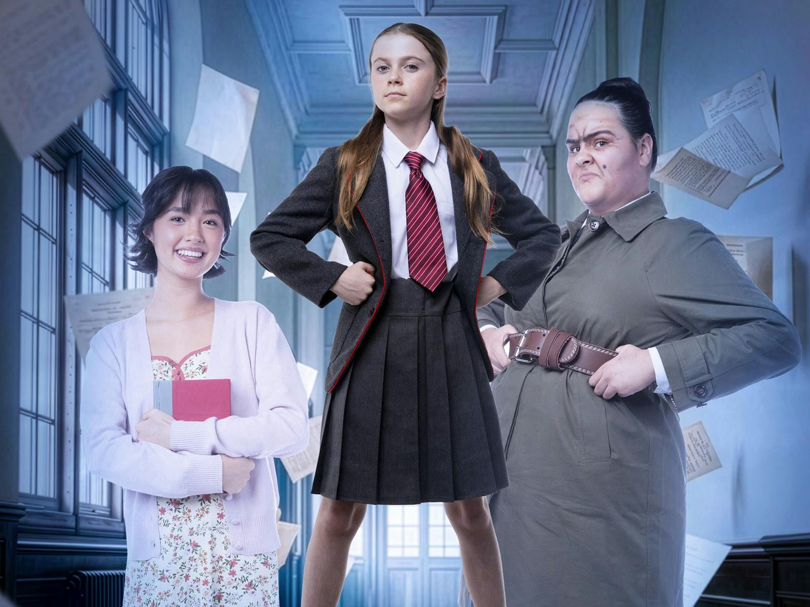3 female student actors