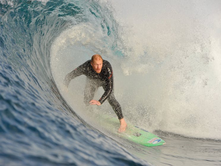 Surfing 201: How To Do a Carving 360 Like a Pro