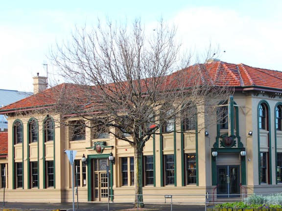 Hotel Warrnambool Bar & Bistro