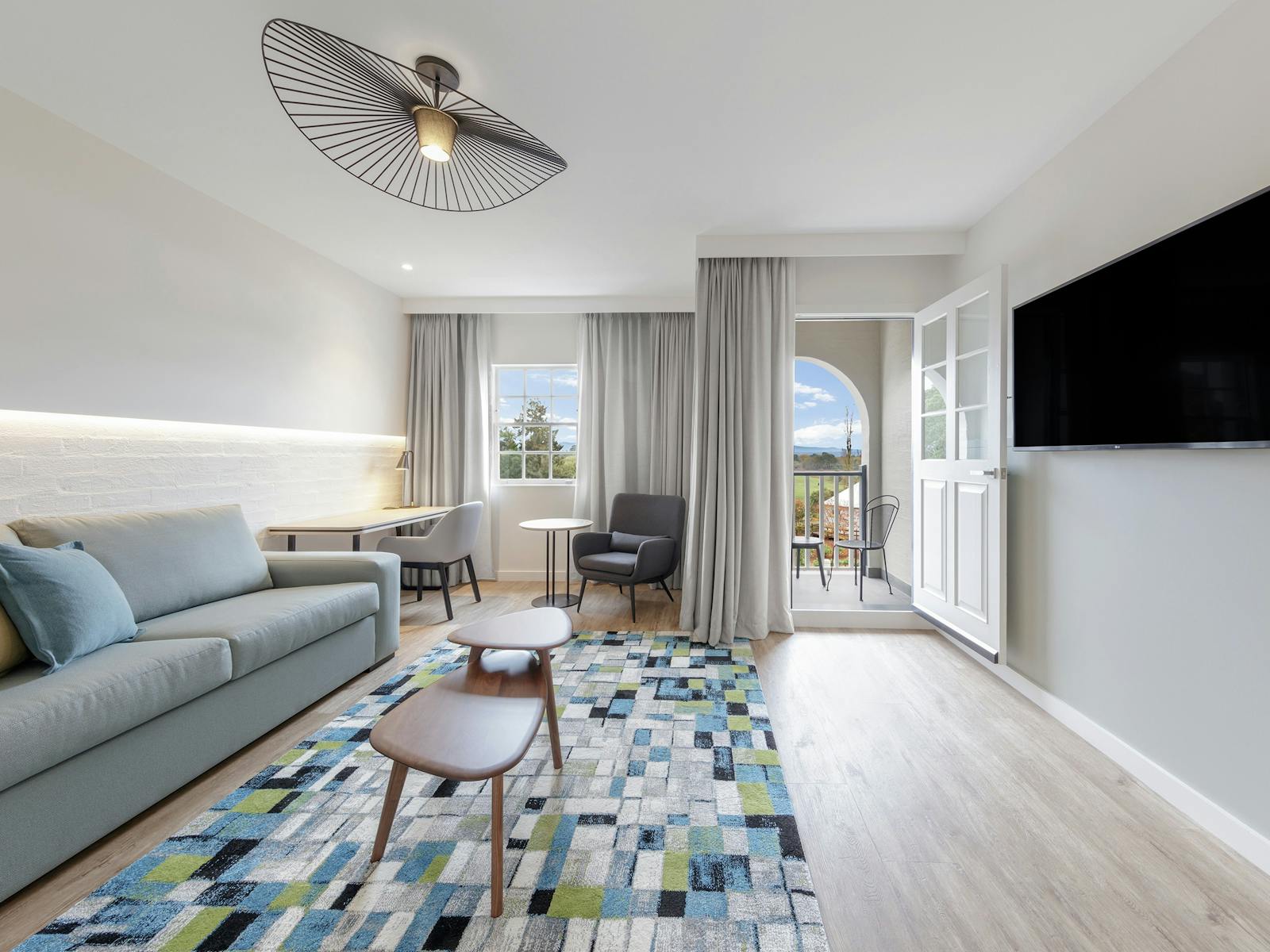 Accommodation - Blue Mountains View - Crowne Plaza Hawkesbury Valley