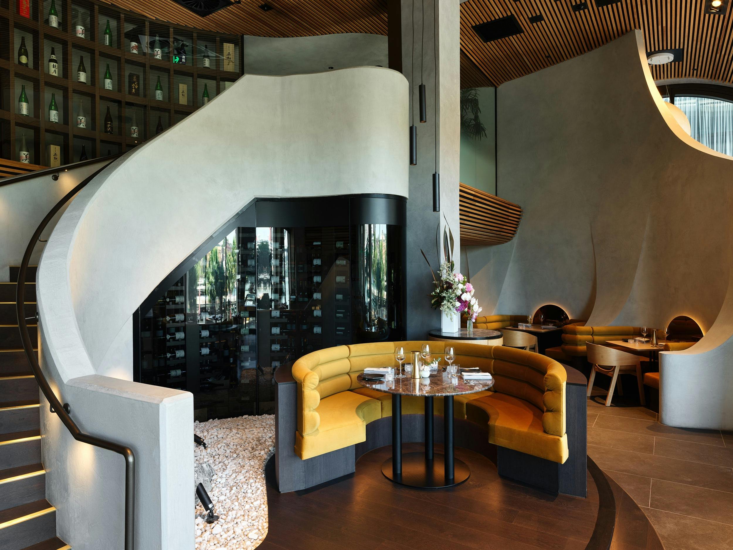 Main dining area of Oborozuki