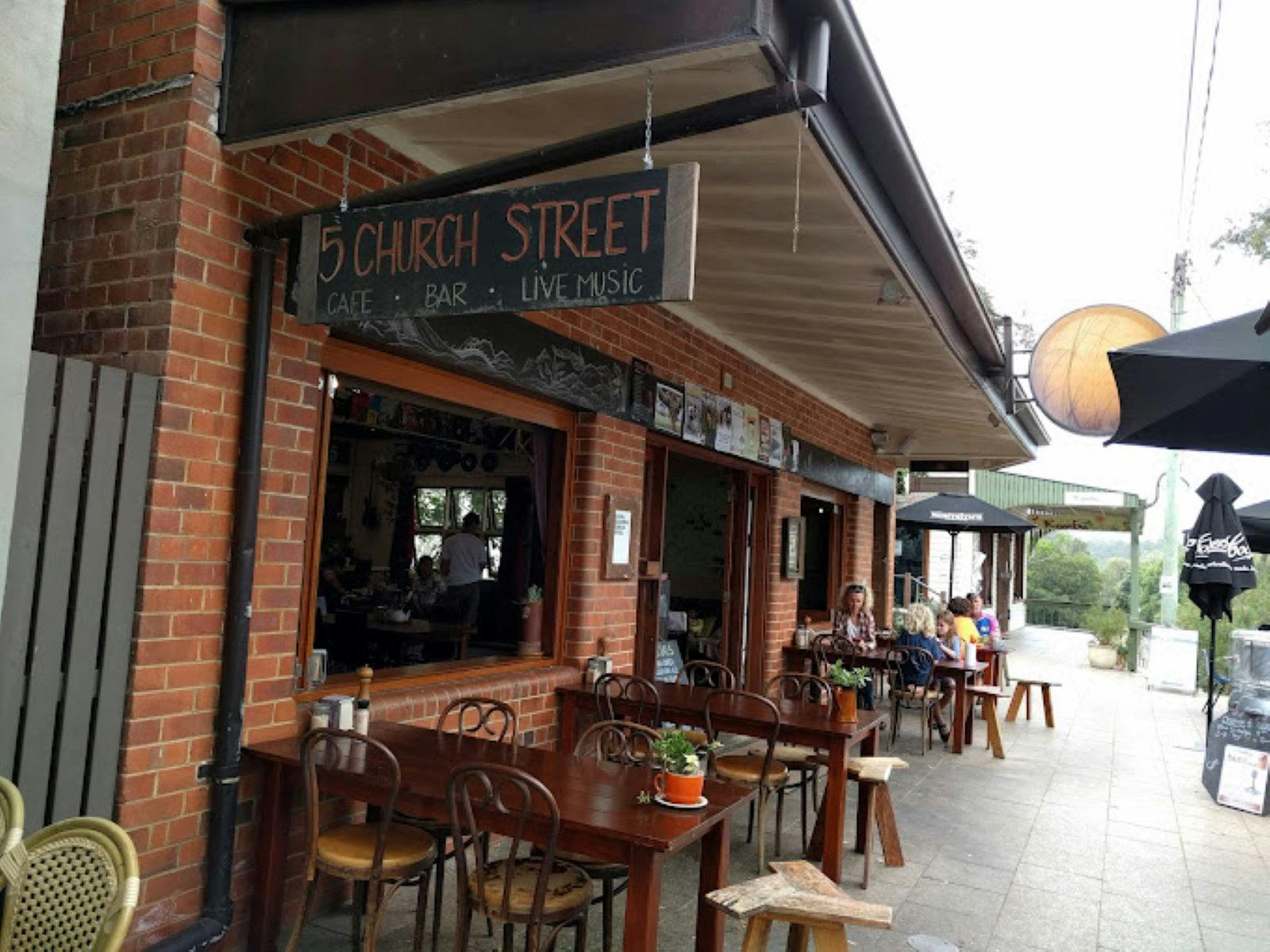 5 Church Street from street view. Outdoor setting