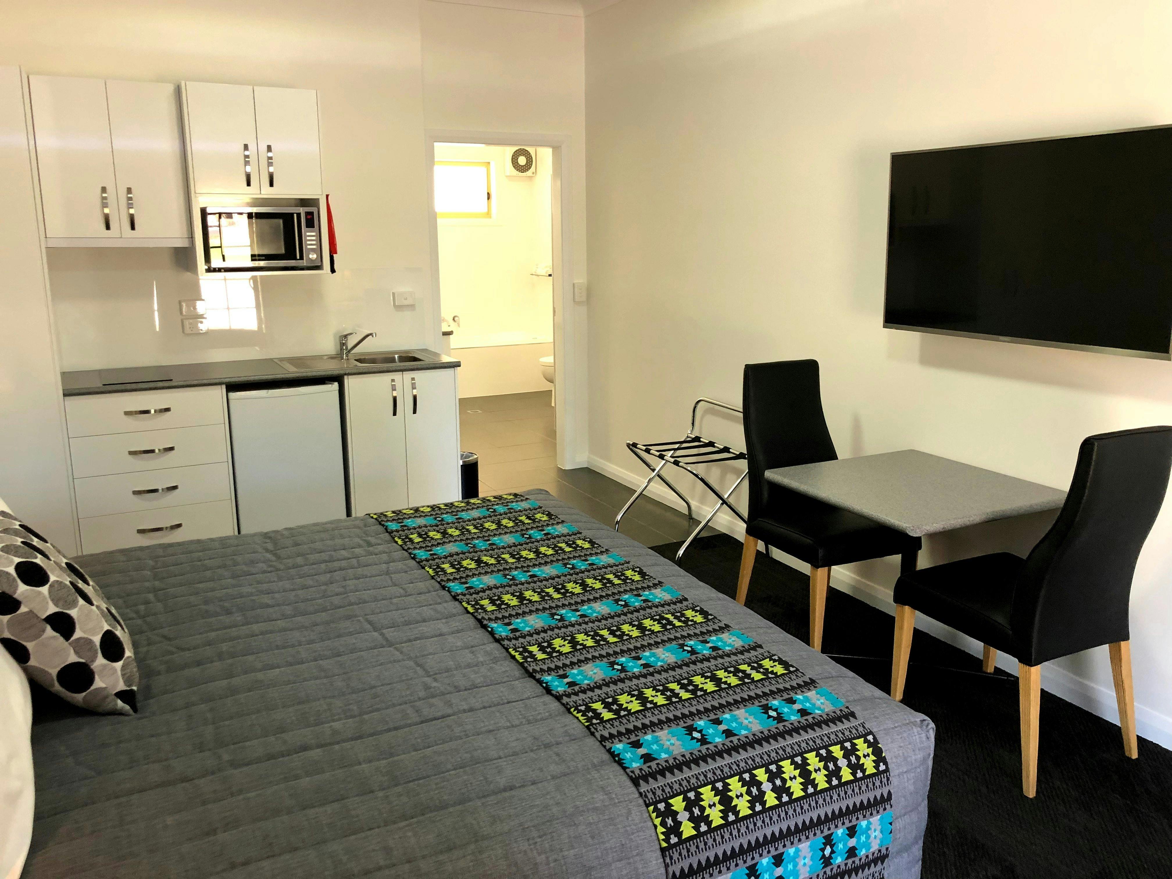 King Spa Suite The Leeton Heritage Motor Inn