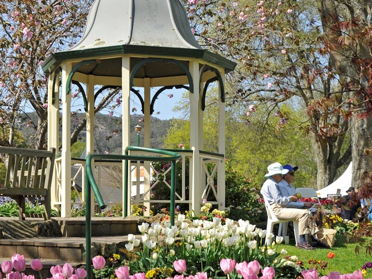 Rotunda with two people relaxing in chairs