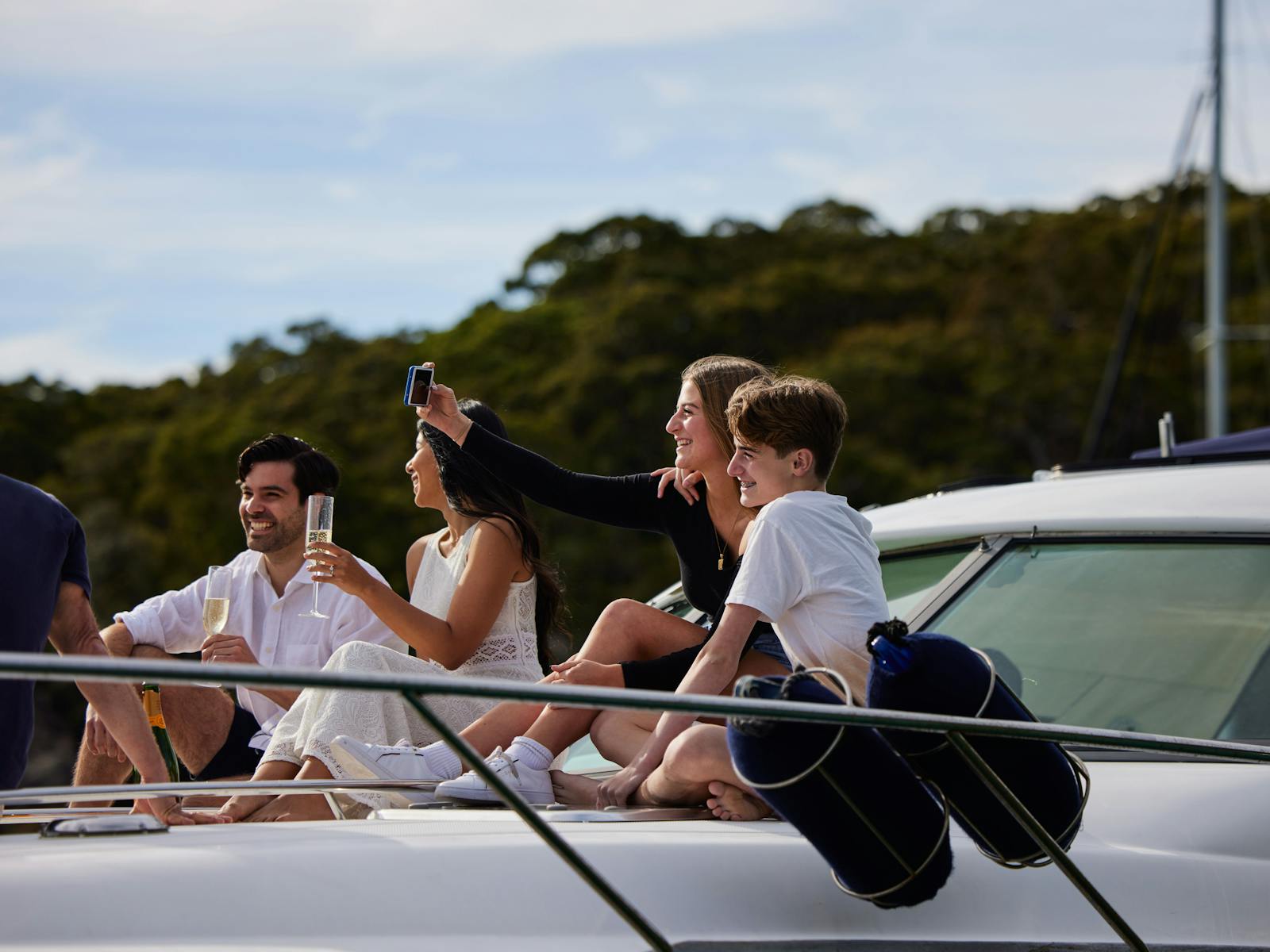 シドニー豪華クルーズ MV インセプション