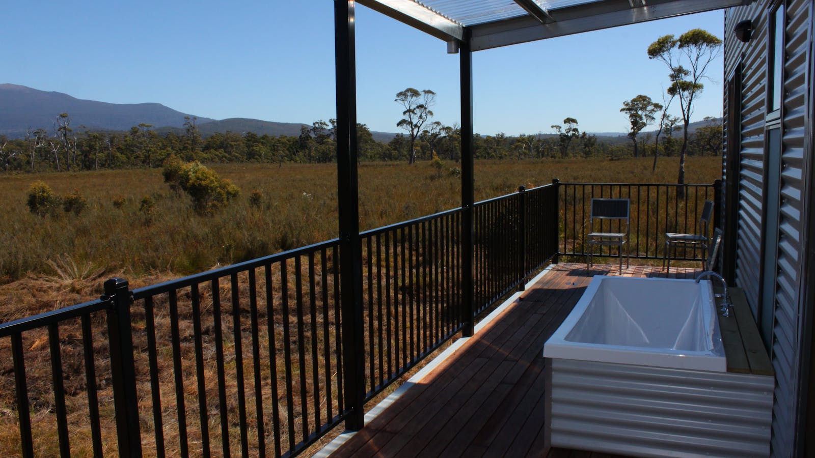 Outdoor bath to watch the stars