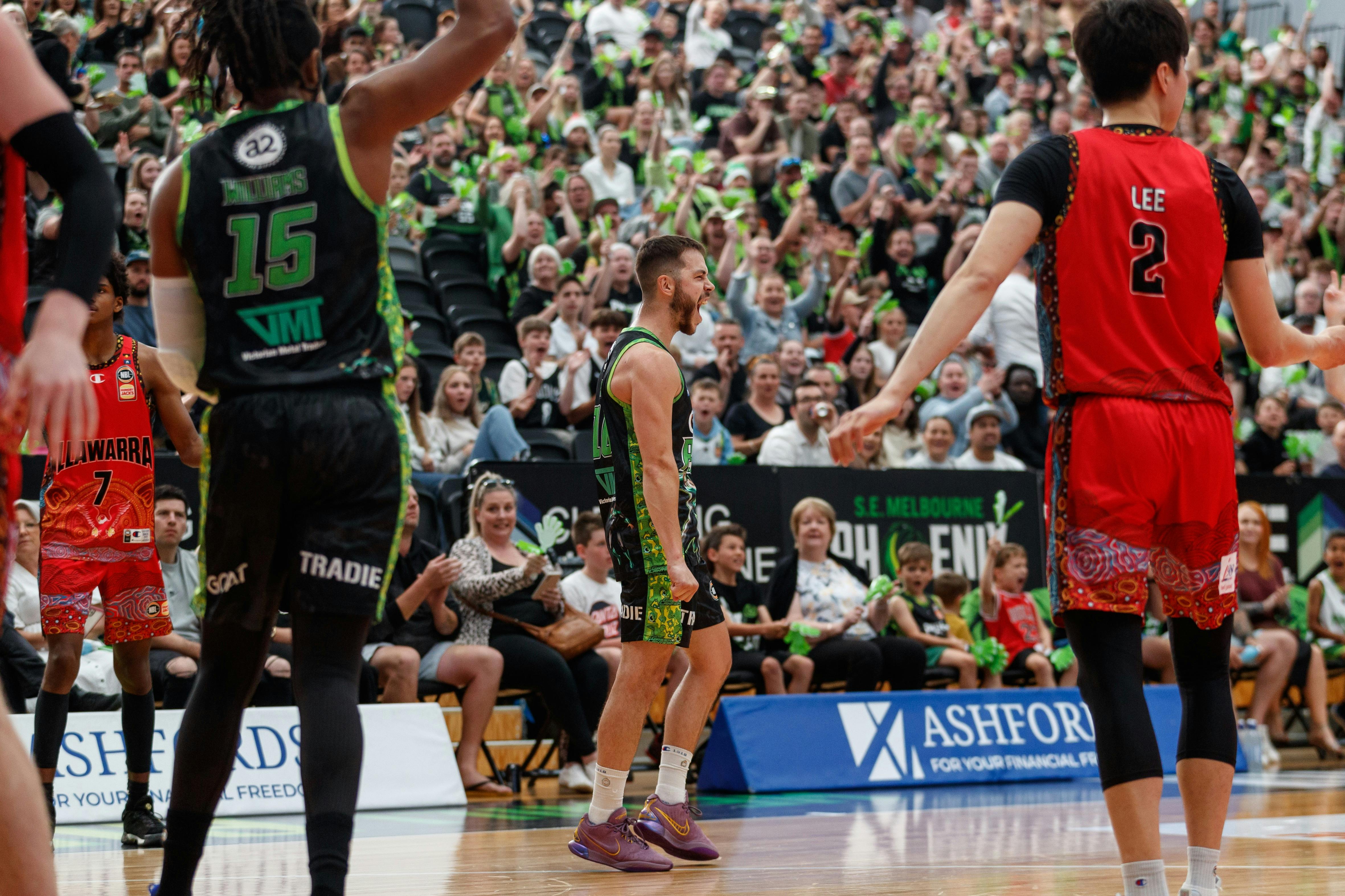 South East Melbourne Phoenix playing basketball